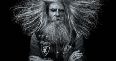 hair-raising Lookalike / Affirma’tif, c’est du déjà-vu!