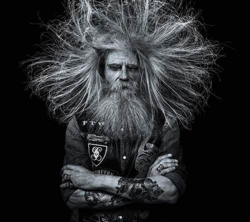 hair-raising Lookalike / Affirma’tif, c’est du déjà-vu!