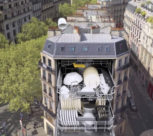 Fake OOH, real lookalike / Une créativité de façade?